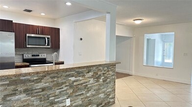 4460 NE 13th Terrace in Oakland Park, FL - Building Photo - Building Photo