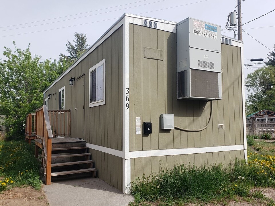 369-369 Gladstone St in Idaho Falls, ID - Building Photo