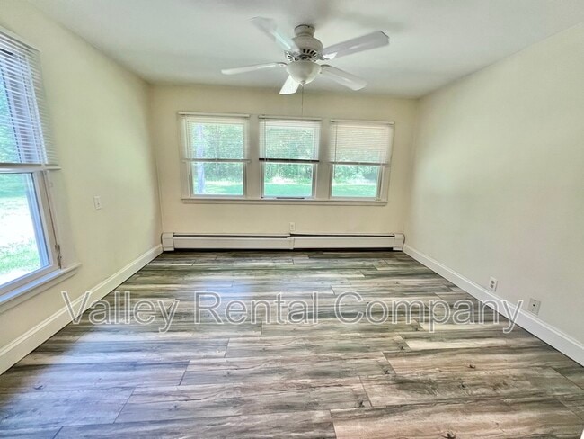 36 Plumtree Rd in Sunderland, MA - Building Photo - Building Photo