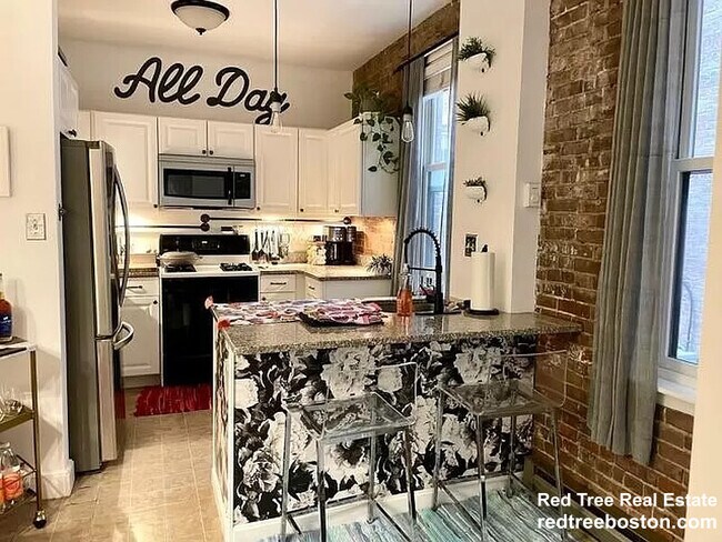 31 Station St in Brookline, MA - Building Photo - Building Photo