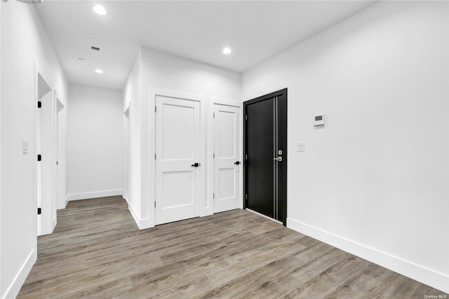 533 Greenwich St in Hempstead, NY - Building Photo - Building Photo