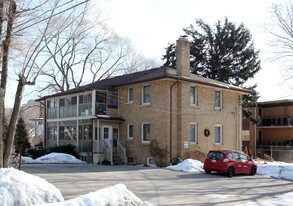 815 Robinson St in Burlington, ON - Building Photo