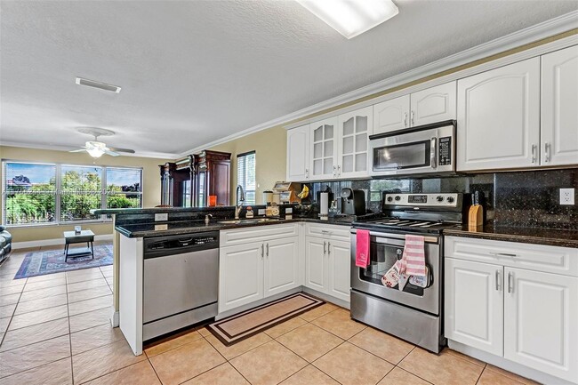 14811 SW 20th St in Miramar, FL - Building Photo - Building Photo