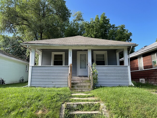 property at 1208 E Dayton St