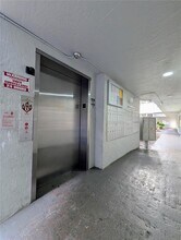 8255 SW 152nd Ave in Miami, FL - Building Photo - Building Photo