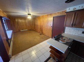 17 Cherry St in Millinocket, ME - Building Photo