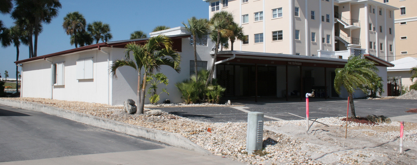 Golden Gate Point in Sarasota, FL - Foto de edificio