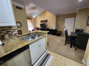 2182 Gill Village Way in San Diego, CA - Building Photo - Building Photo