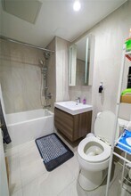 14-33 31st Ave in Queens, NY - Building Photo - Building Photo