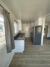 2019 Arlington Ave, Unit C in Los Angeles, CA - Building Photo - Building Photo