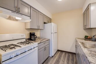 4340 W Loomis in Greenfield, WI - Foto de edificio - Interior Photo