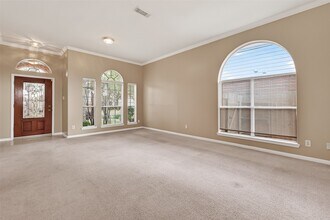 18727 Forest Deer Rd in Houston, TX - Foto de edificio - Building Photo