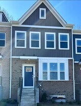 2942 Bridgewater Dr in Bryans Road, MD - Building Photo