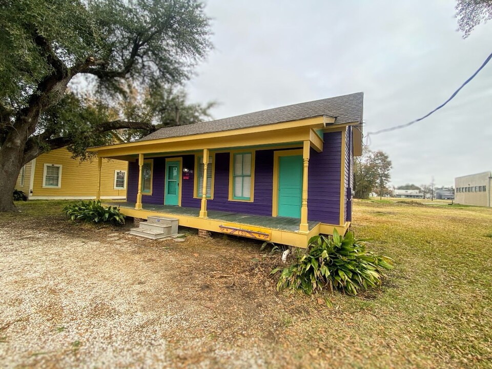 321 Ann St in Lake Charles, LA - Building Photo