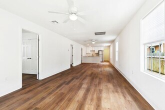 2322 St Andrew St-Unit -2322 in New Orleans, LA - Building Photo - Building Photo