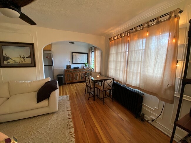 1365 N Corona St, Unit 13 in Denver, CO - Building Photo - Building Photo