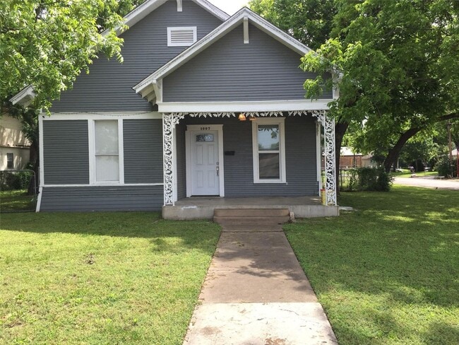 property at 1007 S Caddo St