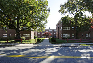 Arlington Court Apartments in East Orange, NJ - Foto de edificio - Building Photo