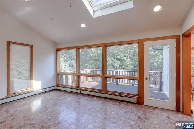 129 Boulevard in Glen Rock, NJ - Foto de edificio - Building Photo