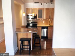1733 20th St NW, Unit 201 in Washington, DC - Building Photo - Building Photo