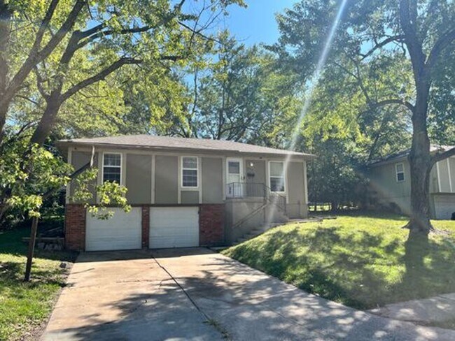 10401 Sycamore Ave in Kansas City, MO - Building Photo - Building Photo
