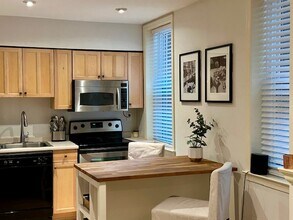 1731 Willard St NW, Unit 105 in Washington, DC - Foto de edificio - Building Photo