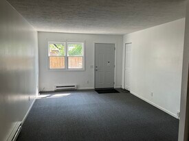 908 Summit St, Unit 908 Summit St. in Findlay, OH - Building Photo