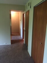 5747 Glenwood Ave, Unit 12 in Minneapolis, MN - Building Photo - Building Photo