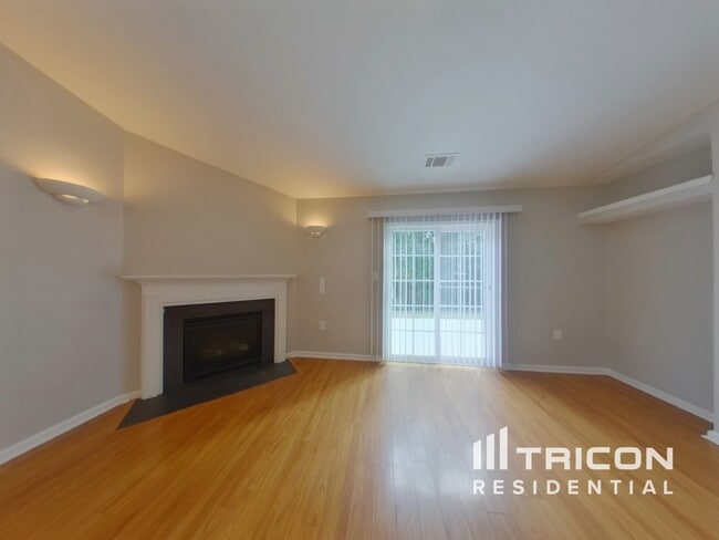 4296 Tucker Chase Drive in Midland, NC - Foto de edificio - Building Photo