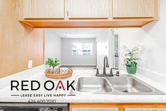 18700 Florida St in Huntington Beach, CA - Building Photo - Building Photo