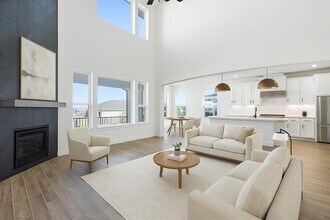 604 Buena Onda Wy in Austin, TX - Building Photo - Building Photo