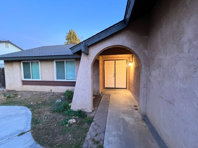 3520 Sesame St in Bakersfield, CA - Building Photo - Building Photo