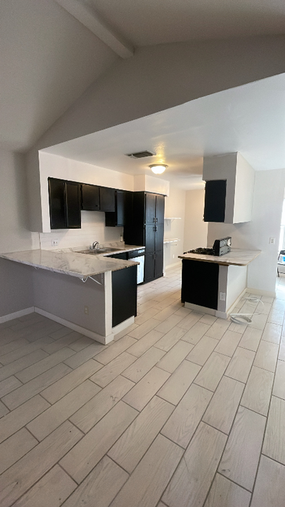 2425 Lake Victoria Dr in El Paso, TX - Building Photo