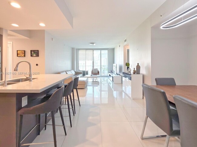 7751 NW 107th Ave, Unit 507 in Doral, FL - Building Photo - Building Photo