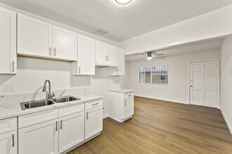8021 S Broadway in Los Angeles, CA - Building Photo - Building Photo