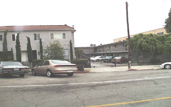 1930-1932 Cheremoya Ave in Los Angeles, CA - Building Photo - Building Photo