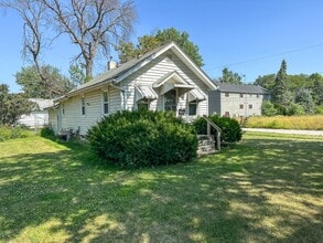 328 Washington Ave in Ames, IA - Building Photo - Building Photo