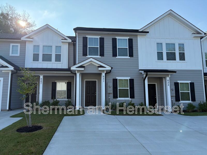 651 Caroline Ct in North Augusta, SC - Building Photo