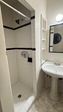 4400 N Lakewood Blvd, Unit 4400 AND A HALF in Long Beach, CA - Foto de edificio - Building Photo