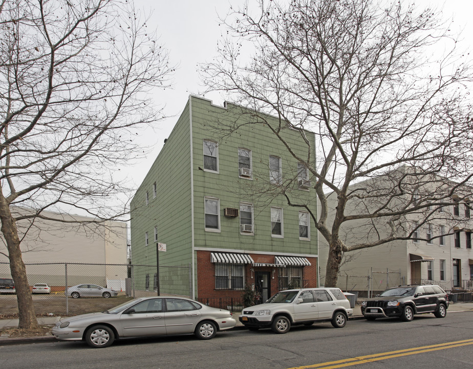 518 Graham Ave in Brooklyn, NY - Building Photo