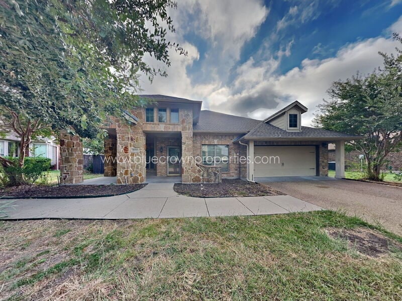 2172 Liriope Ln in Waxahachie, TX - Building Photo