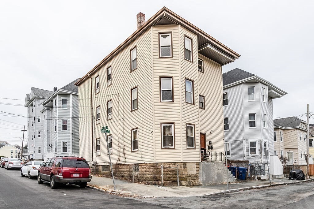 3 Bannister St, Unit 2 in New Bedford, MA - Building Photo