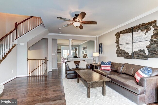 7067 Kona Dr in Gainesville, VA - Foto de edificio - Building Photo