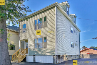 27 1st St, Unit 1 in Medford, MA - Building Photo - Building Photo