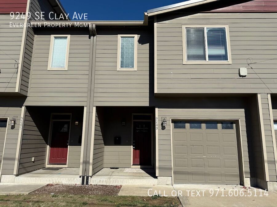 9249 SE Clay St in Portland, OR - Building Photo