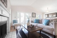 216 Norris Canyon Place, Unit Apt B in San Ramon, CA - Foto de edificio - Building Photo