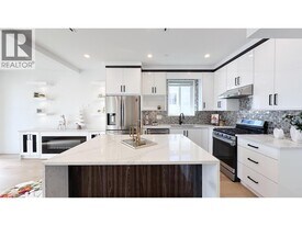 2723 Turner St in Vancouver, BC - Building Photo