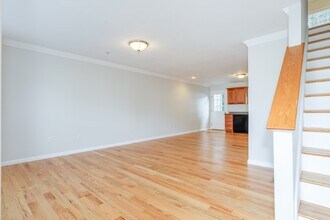 7 Merrimac Way in Tyngsboro, MA - Building Photo - Building Photo