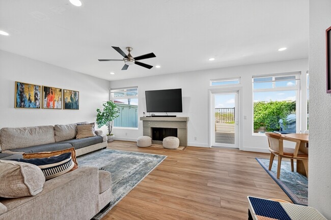 11236 Caminito Aclara in San Diego, CA - Building Photo - Building Photo