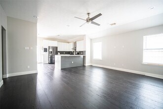 2936 Standing Springs Ln in Dickinson, TX - Building Photo - Building Photo